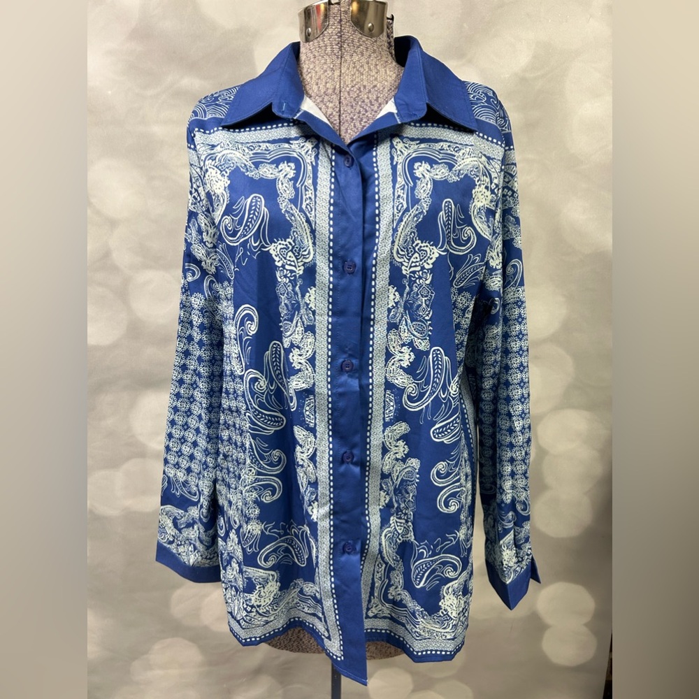 COZY‎ nWT Blue And White Button Up